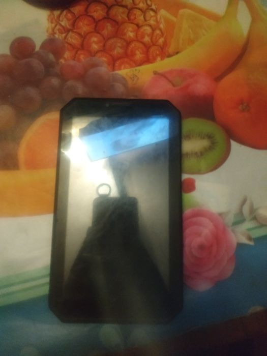 Продаю планшет не робочий