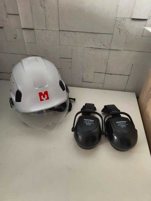 Kask ochronny roboczy z wizjerem i nausznikami