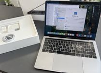 - Macbook Pro 2019 - touchbar - Quadcore - 256SSD - zestaw -