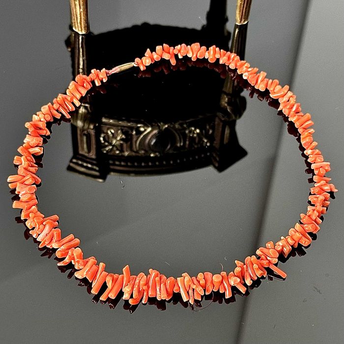 Naszyjnik z naturalnych czerwonych Korali, wykonane około 1920 roku
