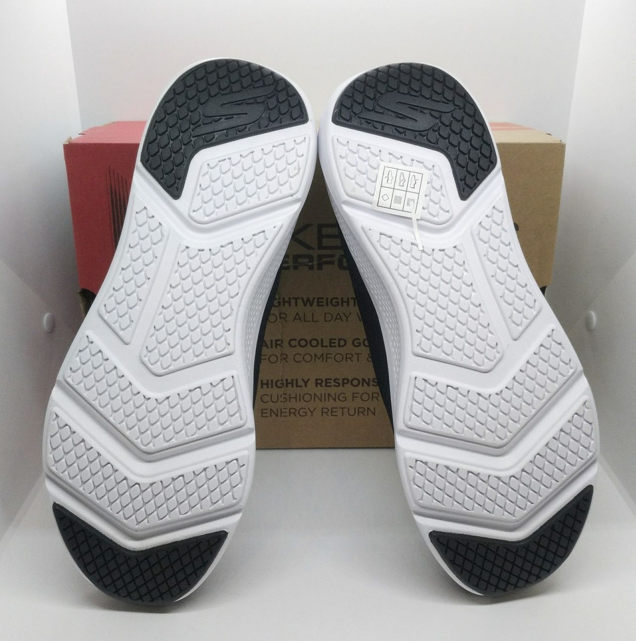 кроссовки 23,5 и 28см Skechers Go Run оригинал