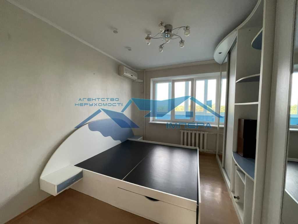 Продам 4к квартиру на Леваді