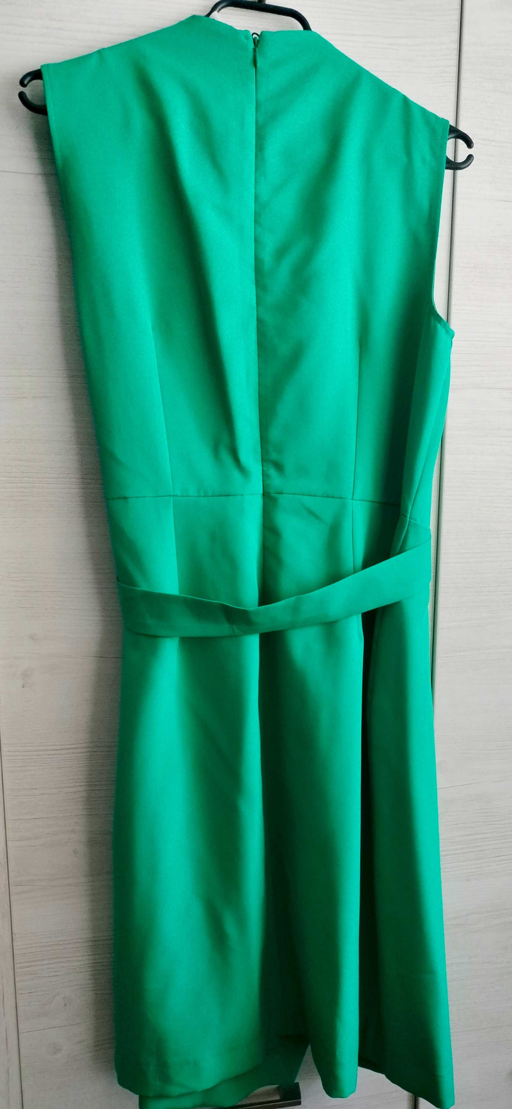 Elegancka jasnozielona sukienka koktajlowa