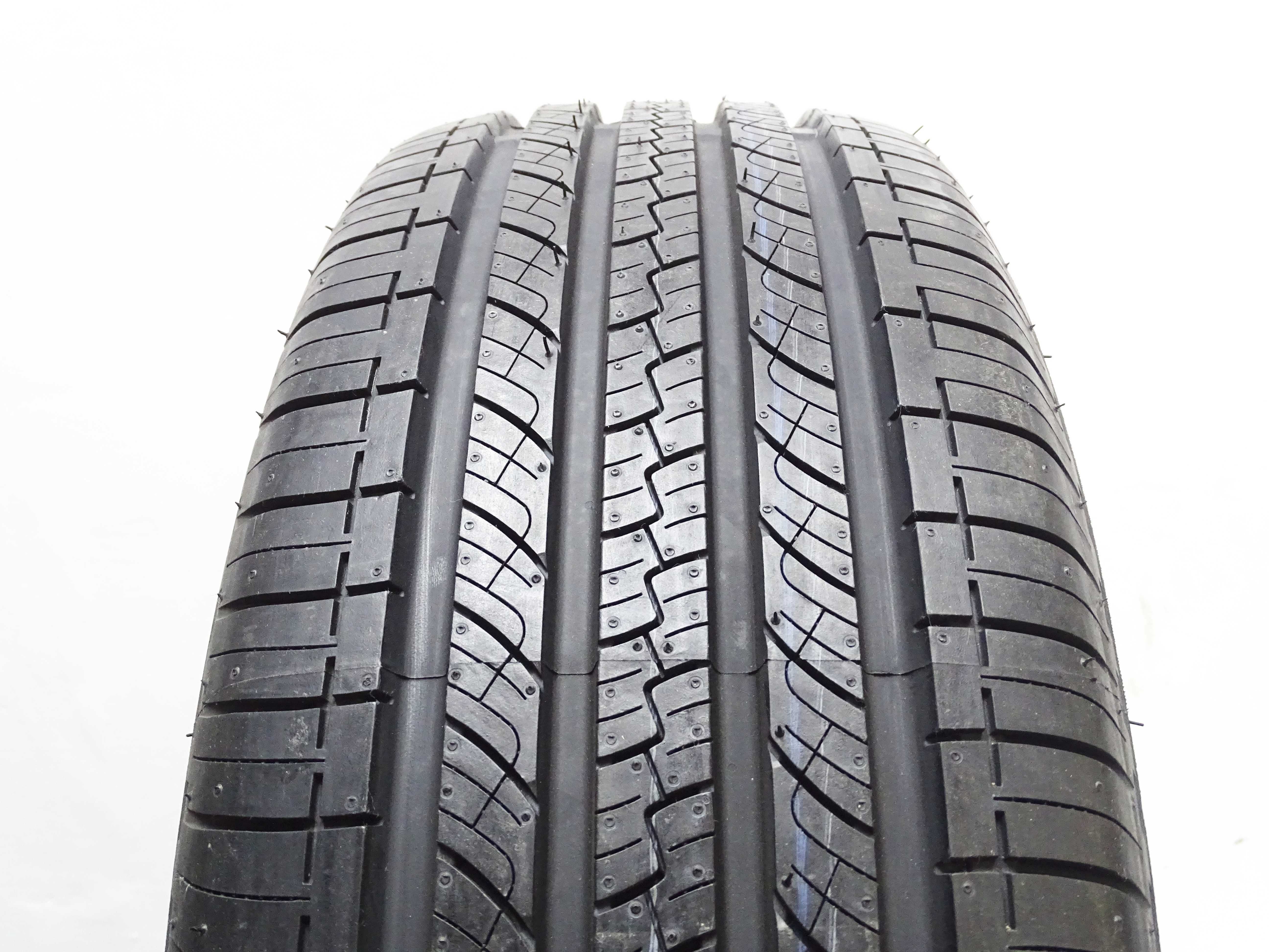 2x GT Radial 235/70R16 106H Savero SUV