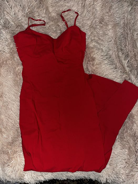 Червоне плаття