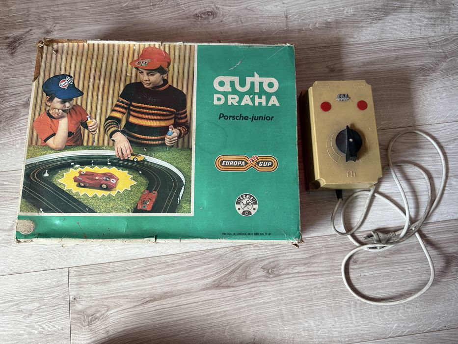 Auto draha porshe junior tor wyścigowy prl 1985 z zasilaczem PIKO