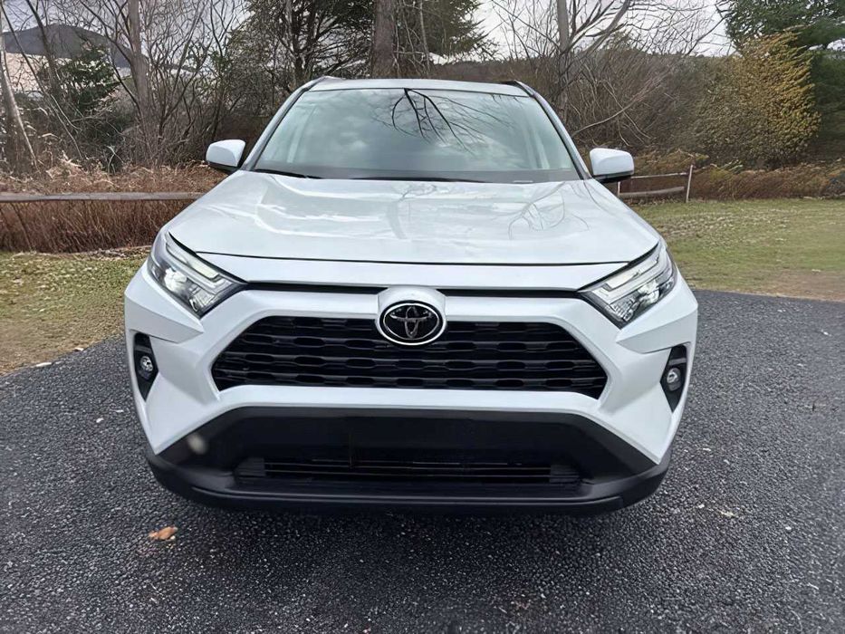 Toyota RAV4      2023