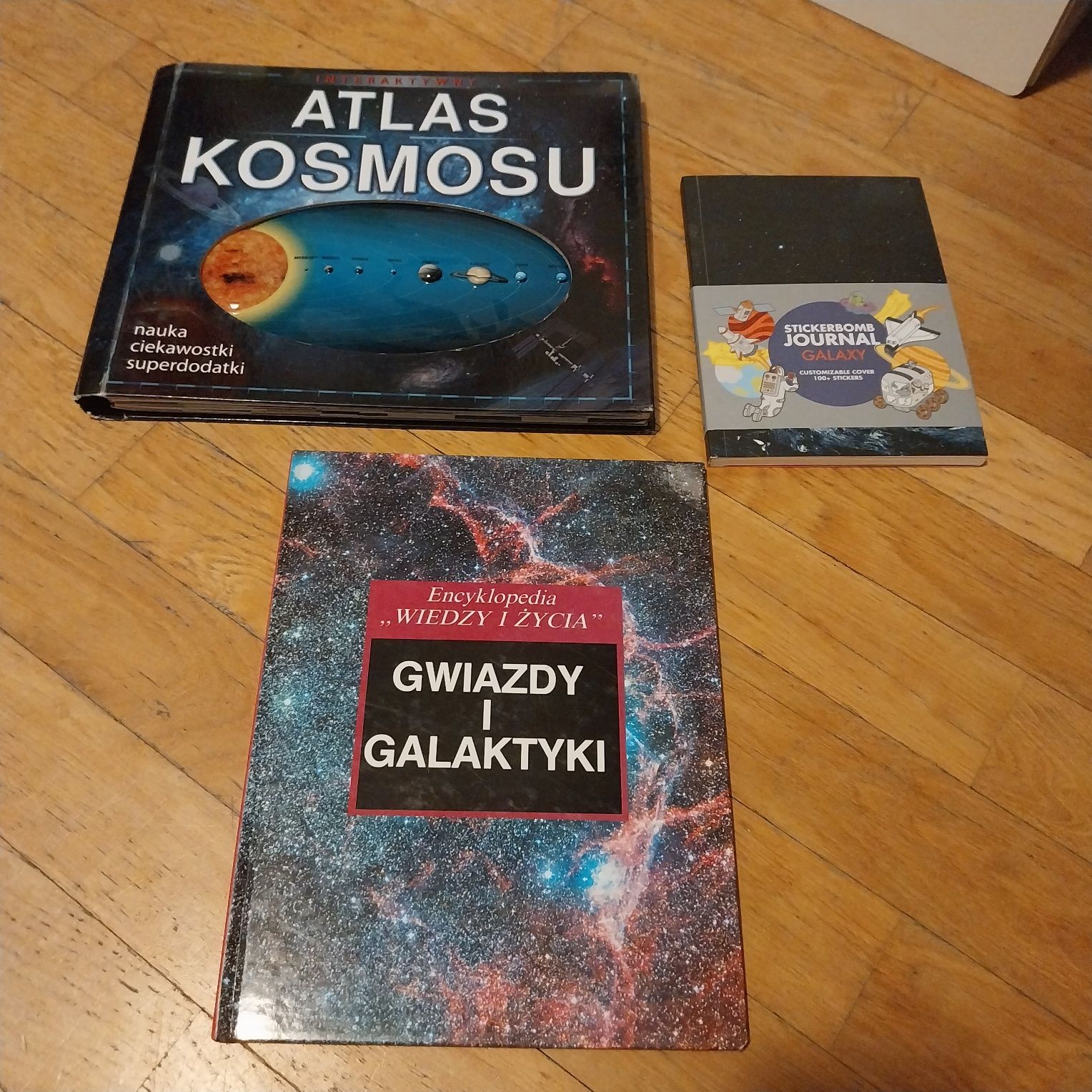 Zestaw książek o kosmosie dla dzieci Tanio.