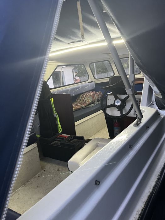 Łódź kabinowa wędkarska