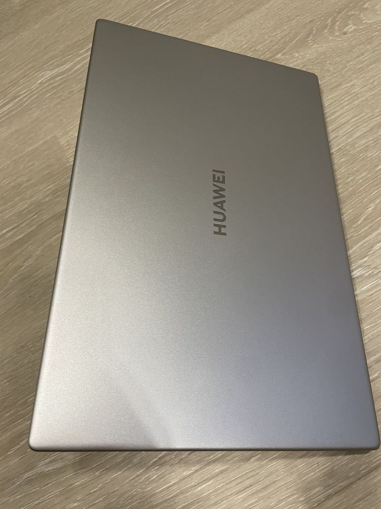 Хуавей MateBook D15 Huawei