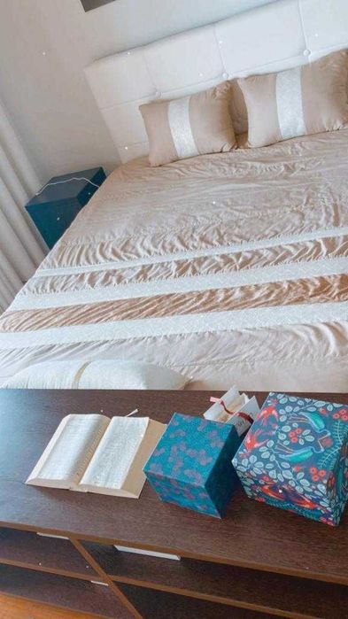 Cama pele branca linda como nova, comprada á um ano, aceito propostas