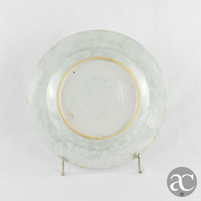 Prato porcelana China período Qianlong, séc. XVIII, flores e paisagem