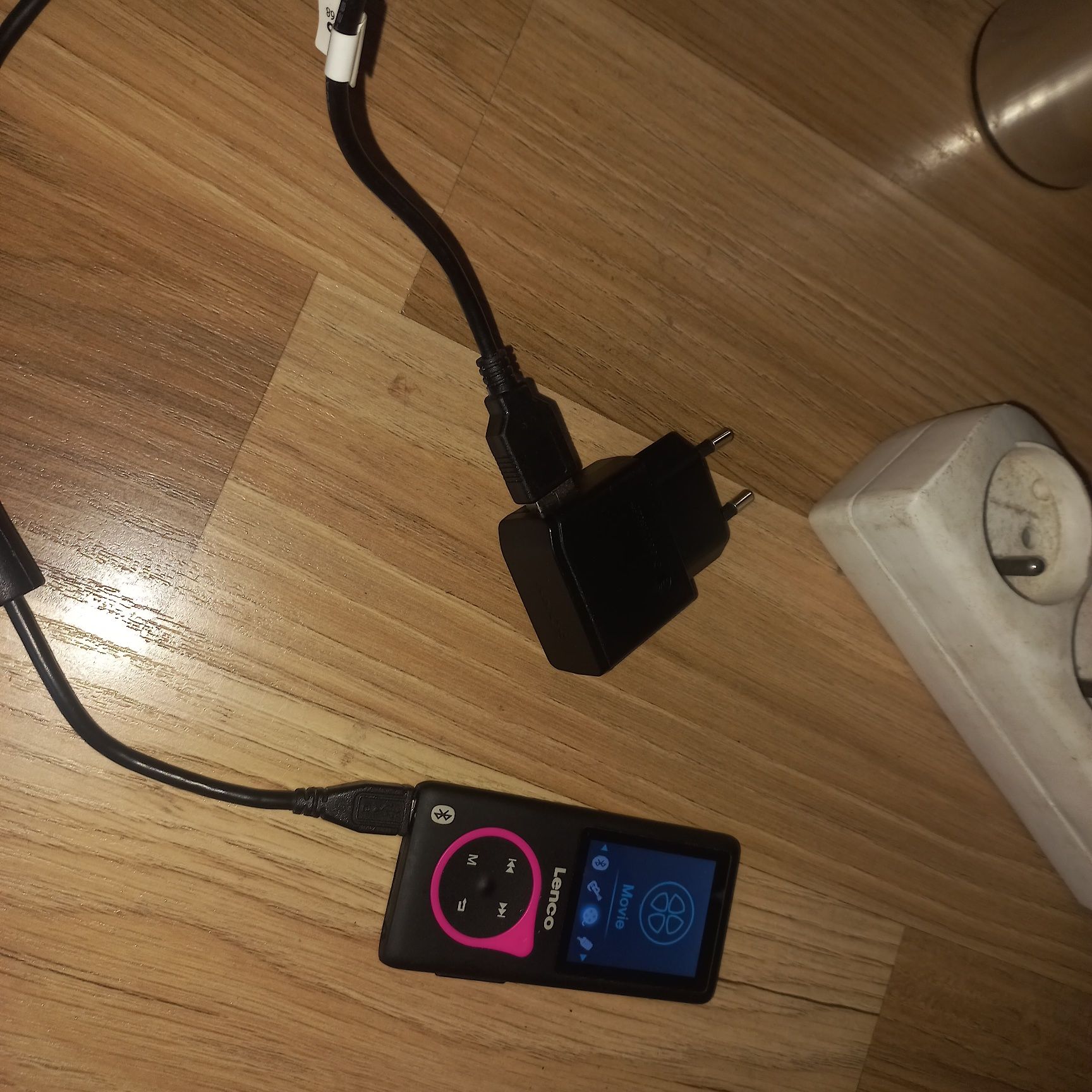 Odtwarzacz Mp4 Lenco Xamio-768 
Wyświetlacz kolorowy LCD
Przekątna 1,8