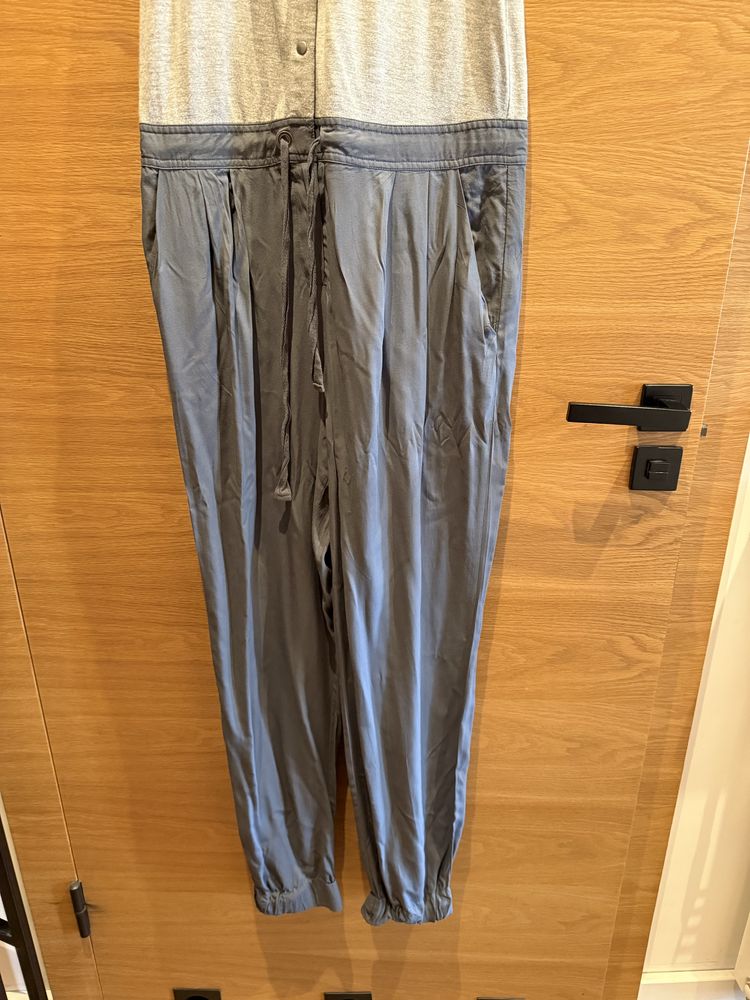 Kombinezon firmy Armani Exchange rozm 8 / s