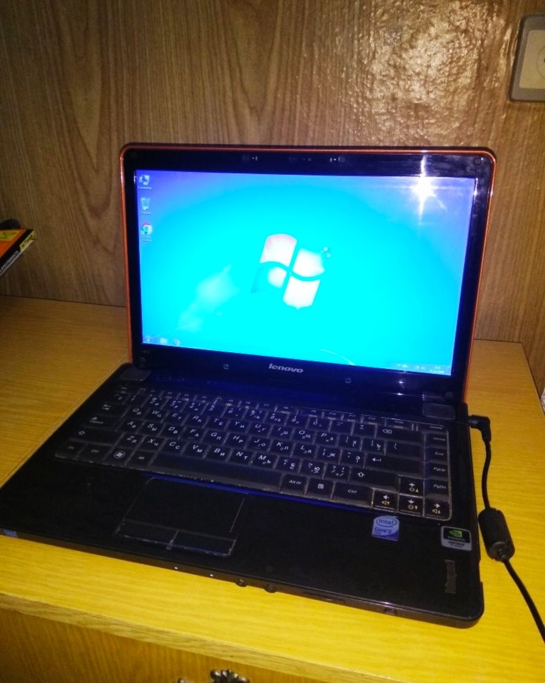 рабочий ноутбук Lenovo Y450.