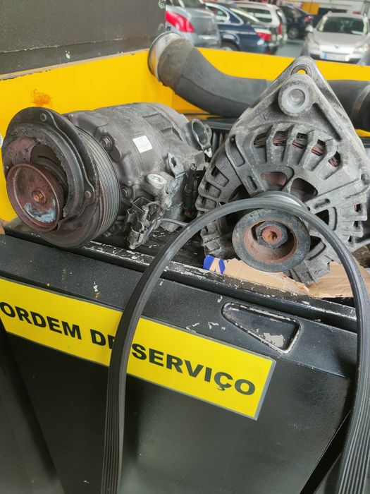 BMW X6 E71 40dX N57S — Compressor AC avariado + Alternador (Peças)