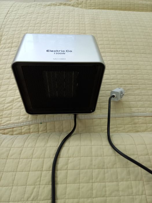 Aquecedor elétrico rigorosamente novo e com caixa de origem