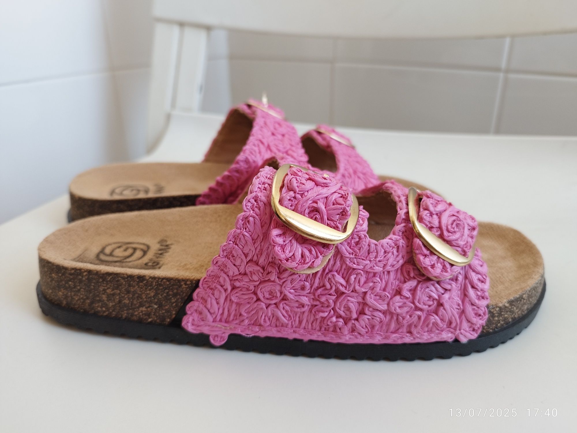 Chinelas senhora rosa