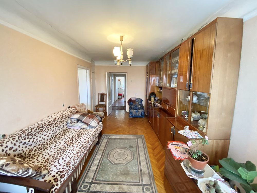 Продається 3 к. квартира. Вул. Коновальця. Матейки. Центр. Велмарт.