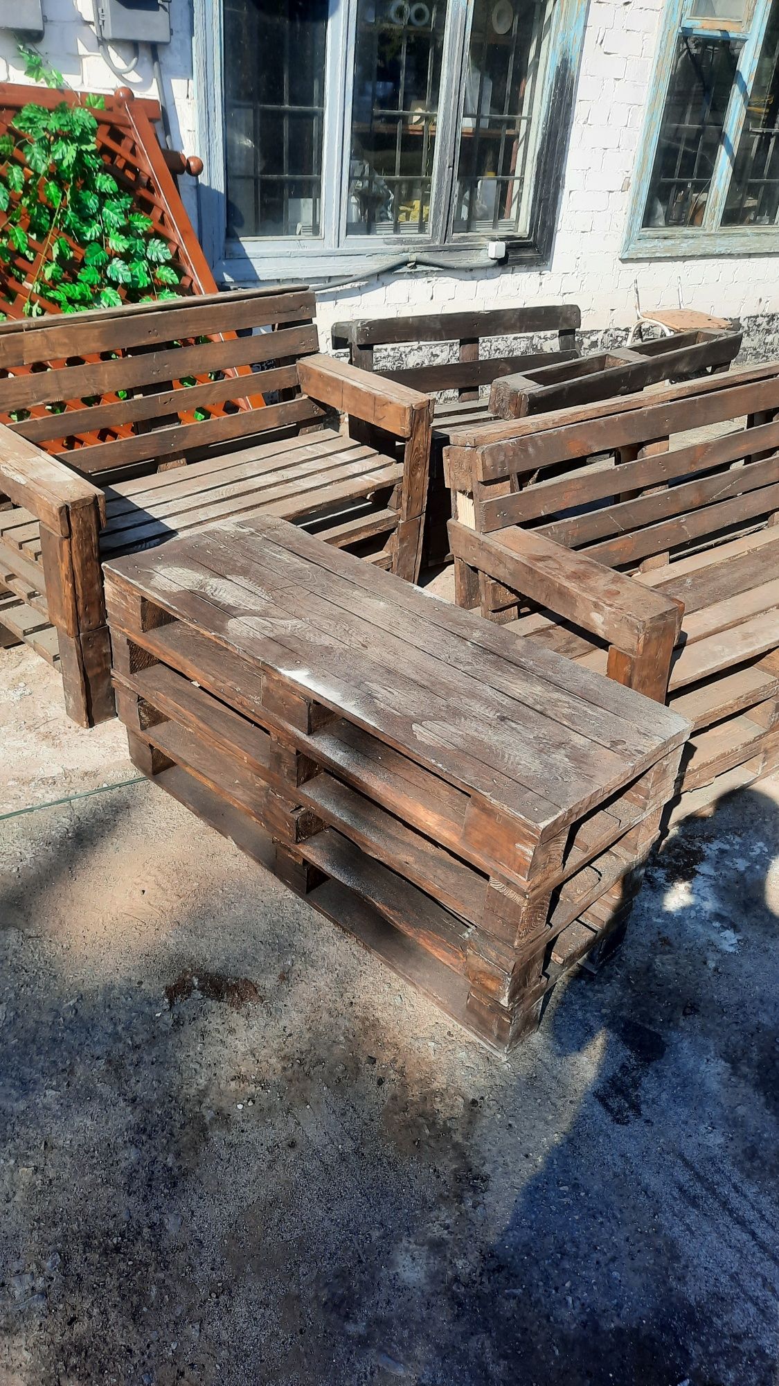 Диван из поддонов