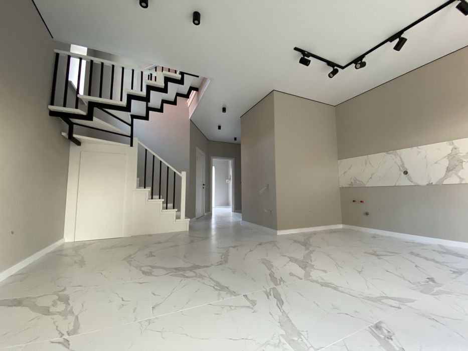 Продаж дуплекса з ремонтом