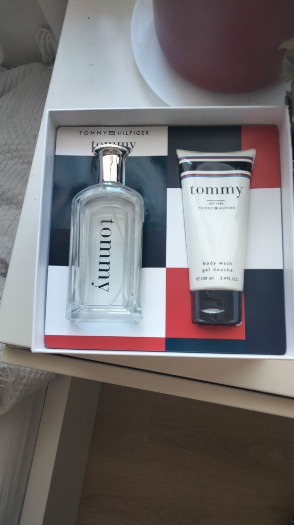 Tommy Hilfiger conjunto perfume e gel de banho (prendas)