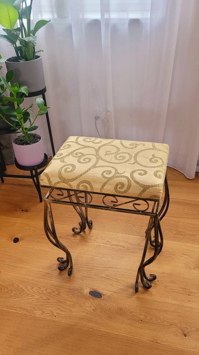 Krzesełko do toaletki