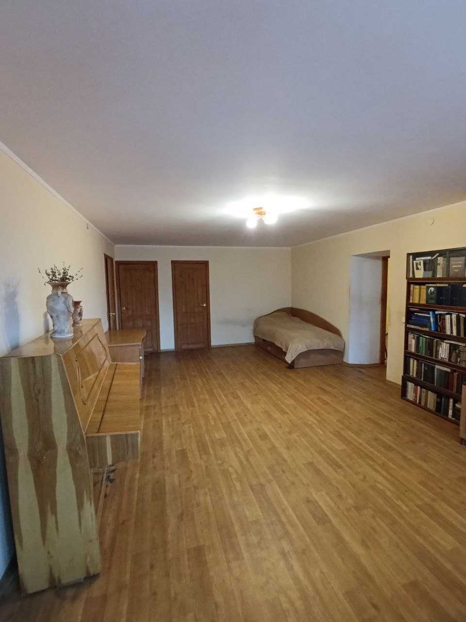 Працюємо з державними програмами! Велика 3к кв з косметичним ремонтом
