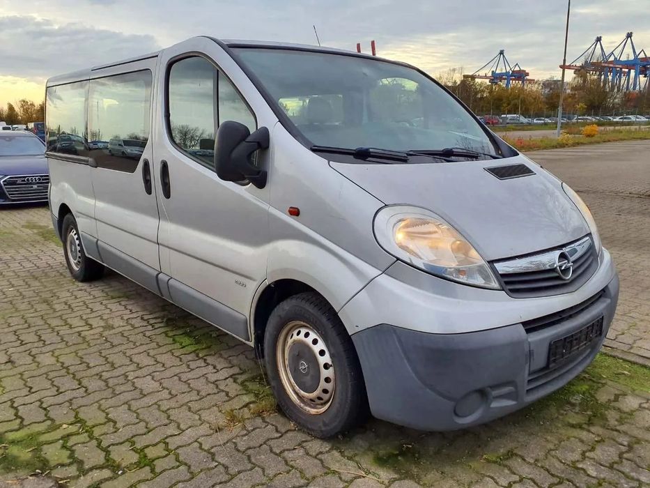 Opel Vivaro 9 osobowy Automat potwierdzony przebieg