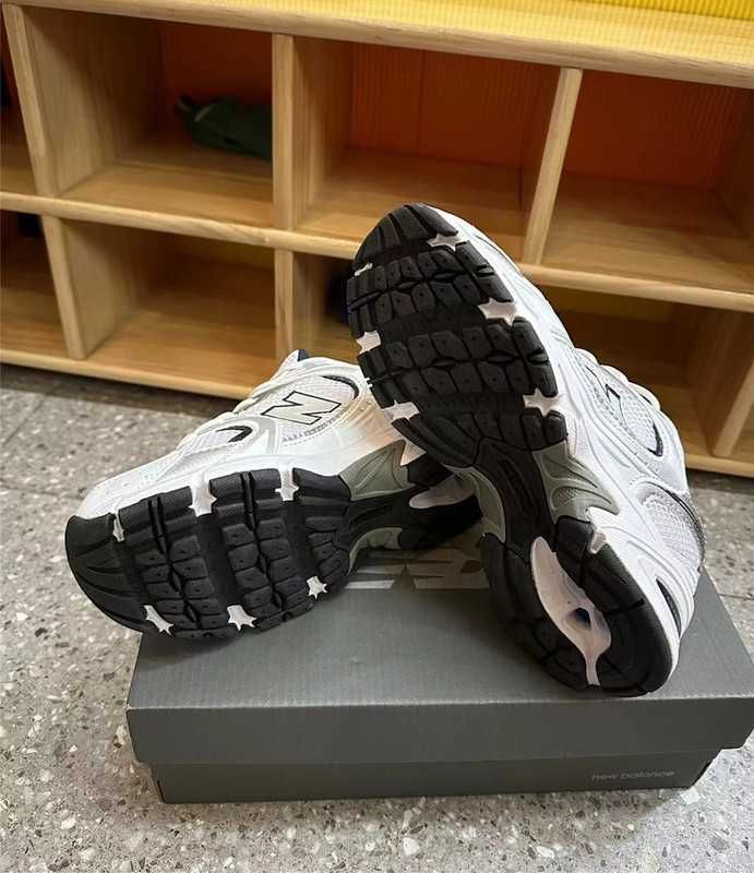 Przyjaźń Buty damskie New Balance530 WhiteSrebrnyNB530 Roz.39.5