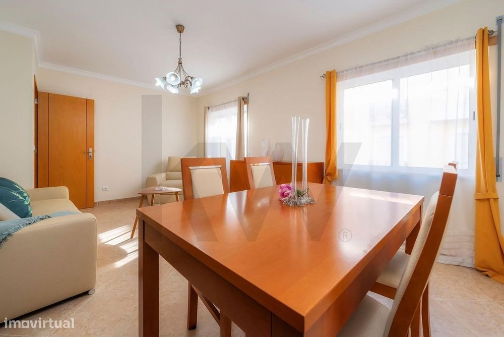Apartamento T3 com pátio em pleno centro pedonal de Vila Real de Santo