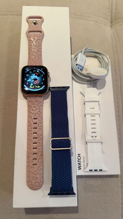 Apple Watch SERIES 5
Gold
