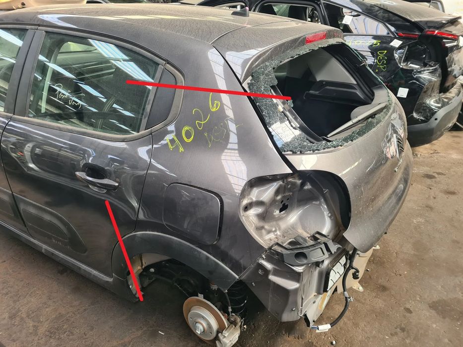 Painel trás esquerdo CITROËN C3 III (SX)