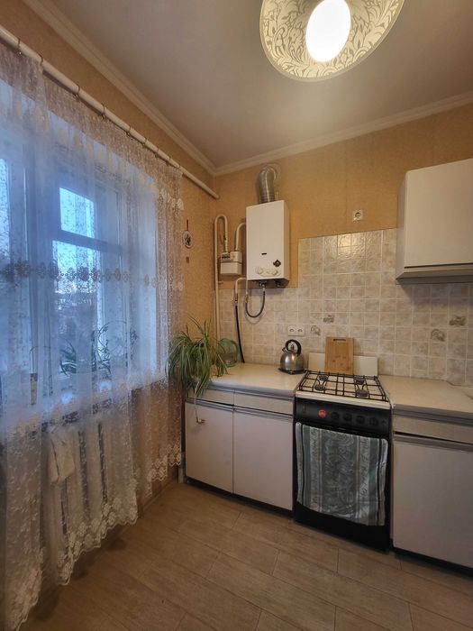 Терміново! Компактна 2 кім. квартира на проспекті Грушевського!!!