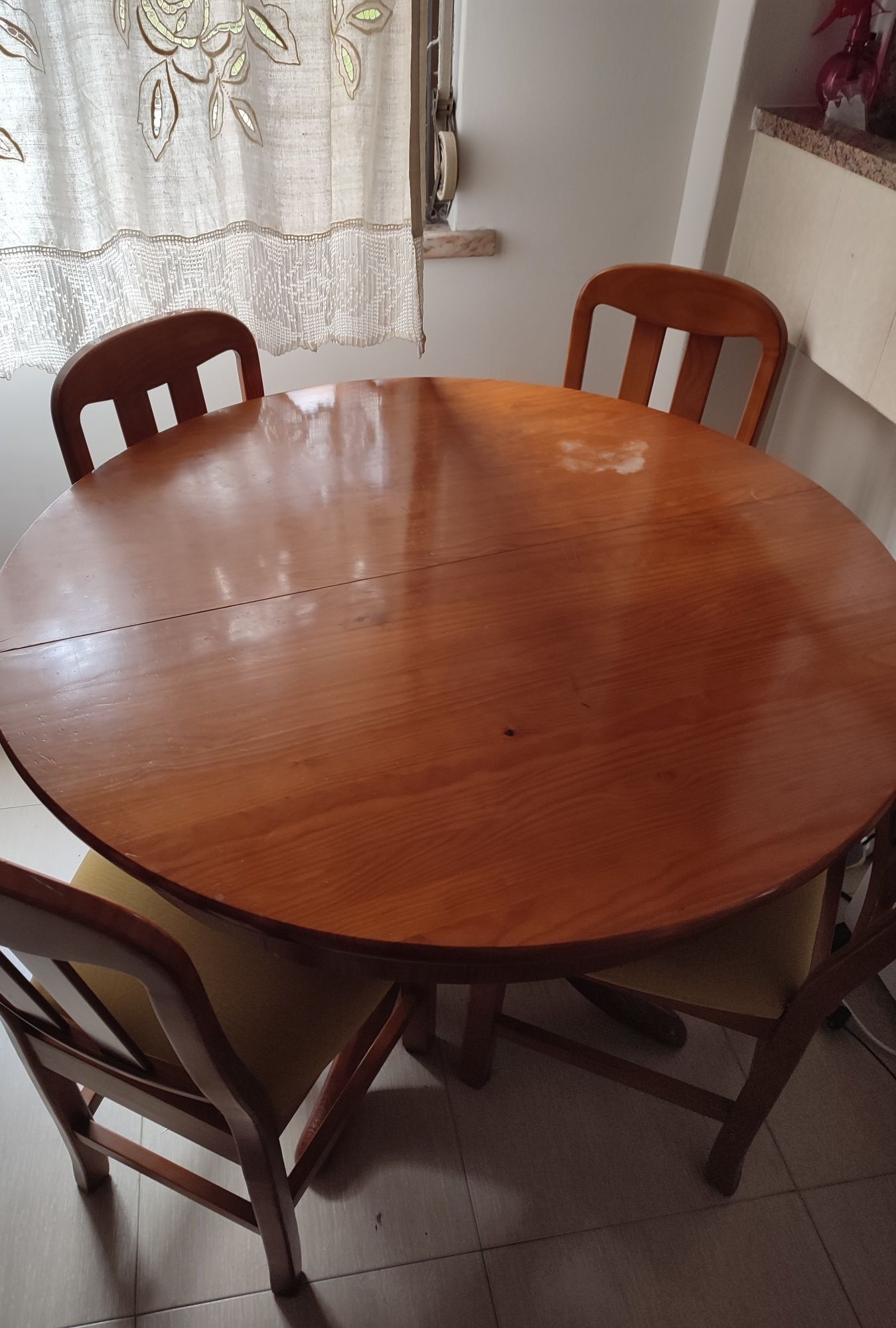 4 cadeiras de mesa de sala de jantar em pinho mel