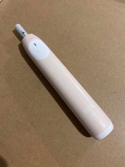 Електрична щітка Oral-B iO SERIES 2