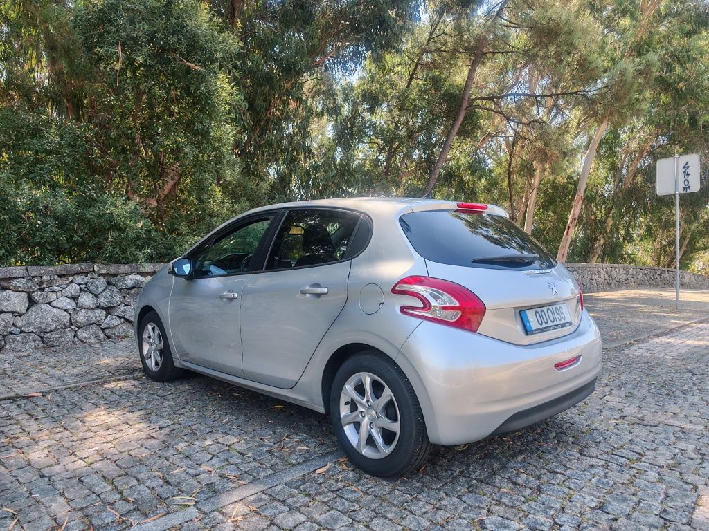 Peugeot 208 1.2 gasolina 81km nacional troco