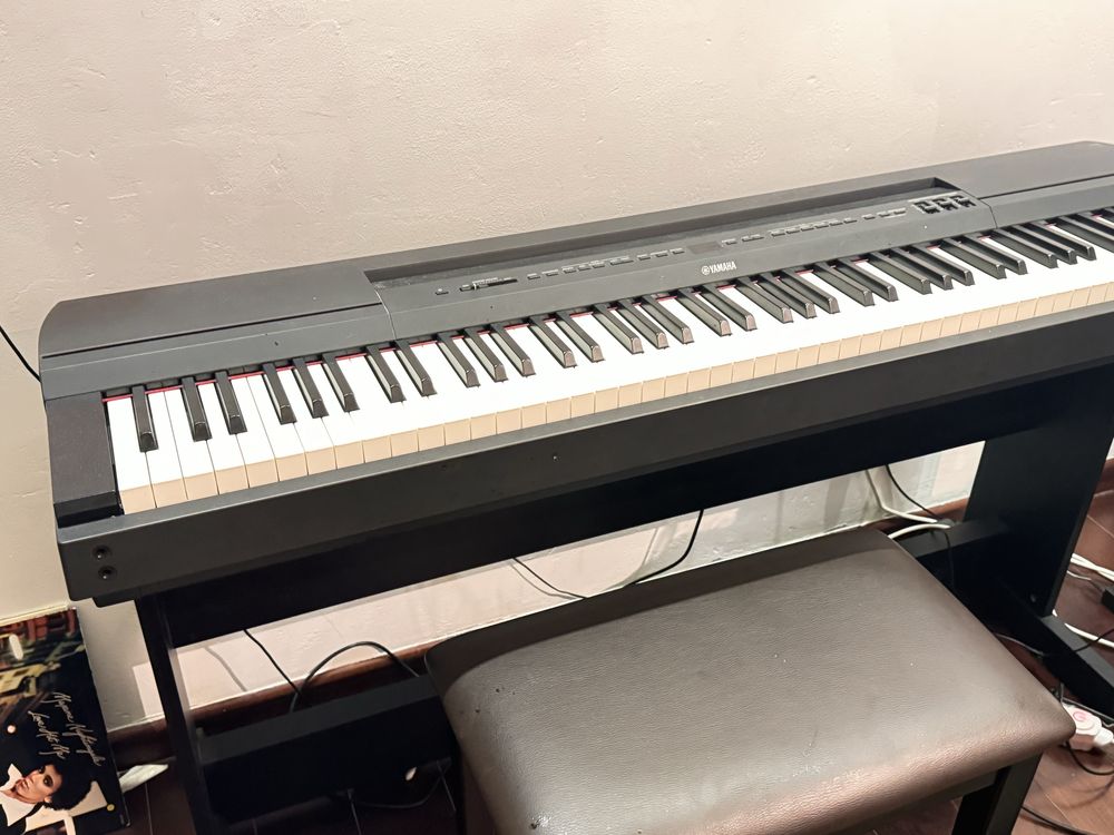 Digital Stage Piano Yamaha P-255 b