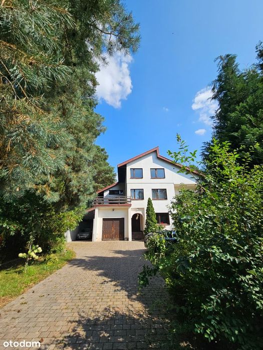 Duży dom pod działalność gospodarczą lub do zamieszkania-okolice Łodzi