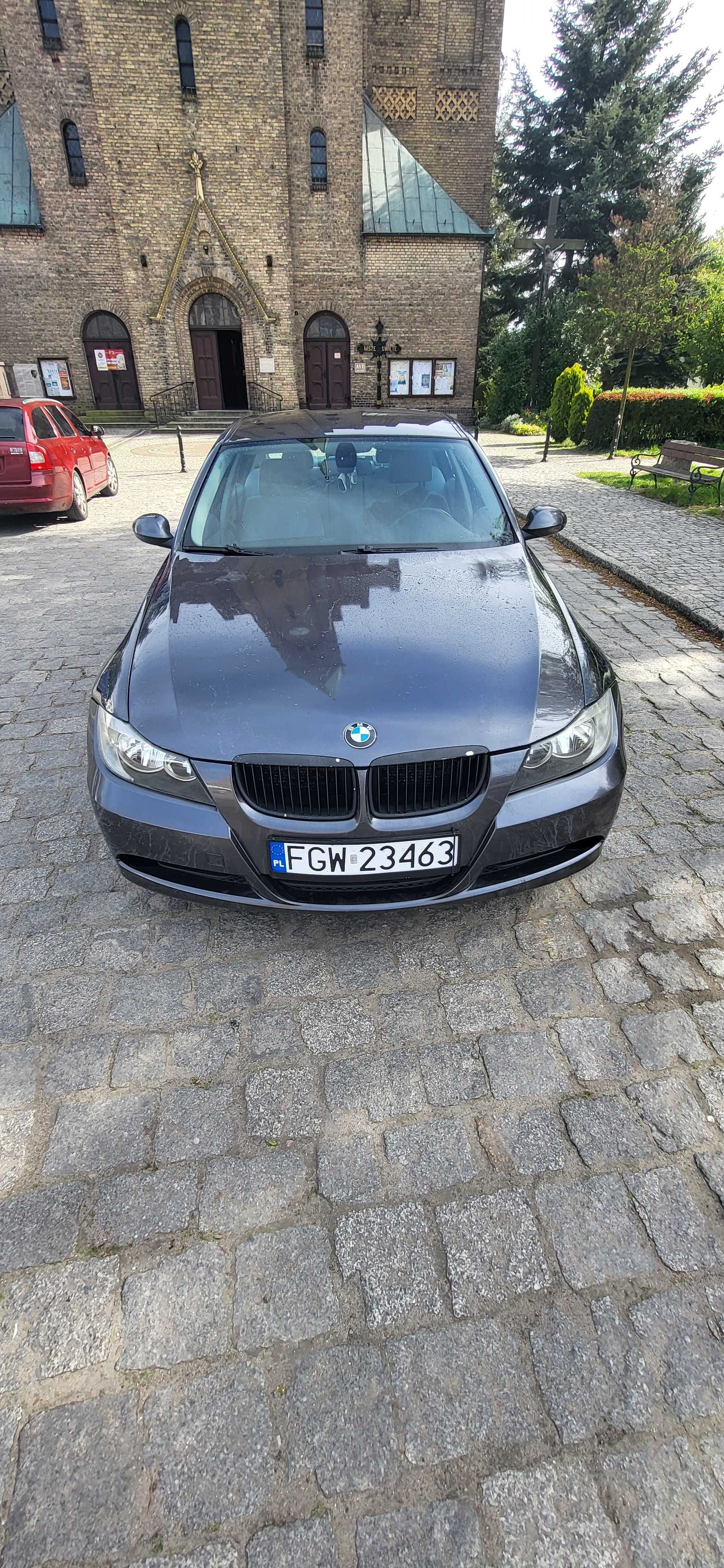 samochód osobowy BMW E90