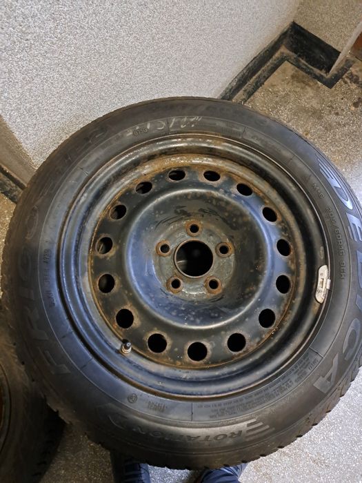 Koła zimowe opony 16x7j 205/60/16 5x114,3 czujniki tpms Kia Hyundai i