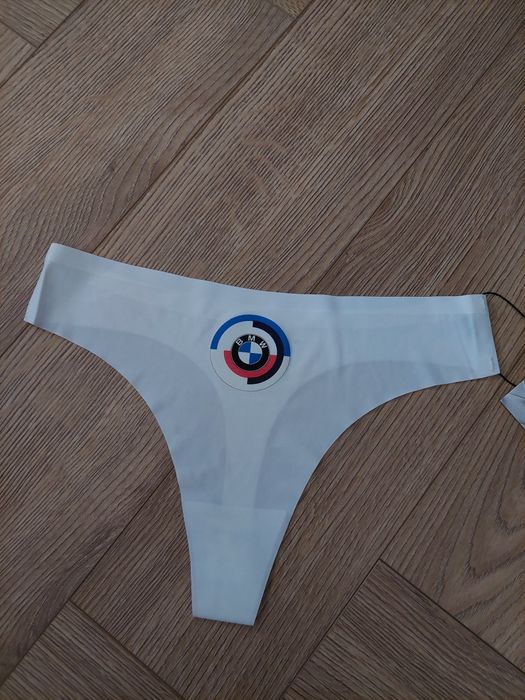 Stringi bmw białe