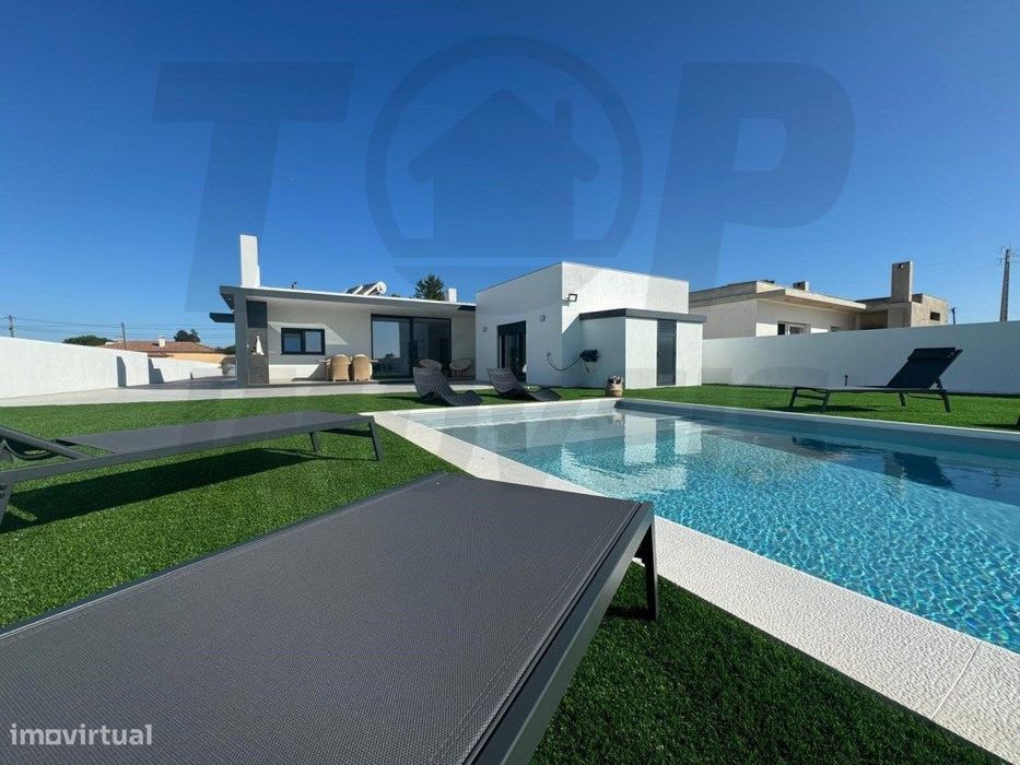 Moradia Nova Contemporânea V4 - Foros De Salvaterra - 415.000€