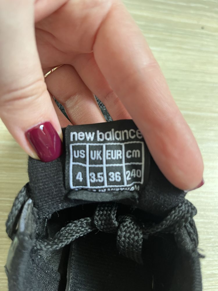 Продам детские кроссовки New Balance 35-36 р