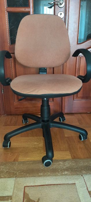 Комп'ютерне крісло бу самовивіз