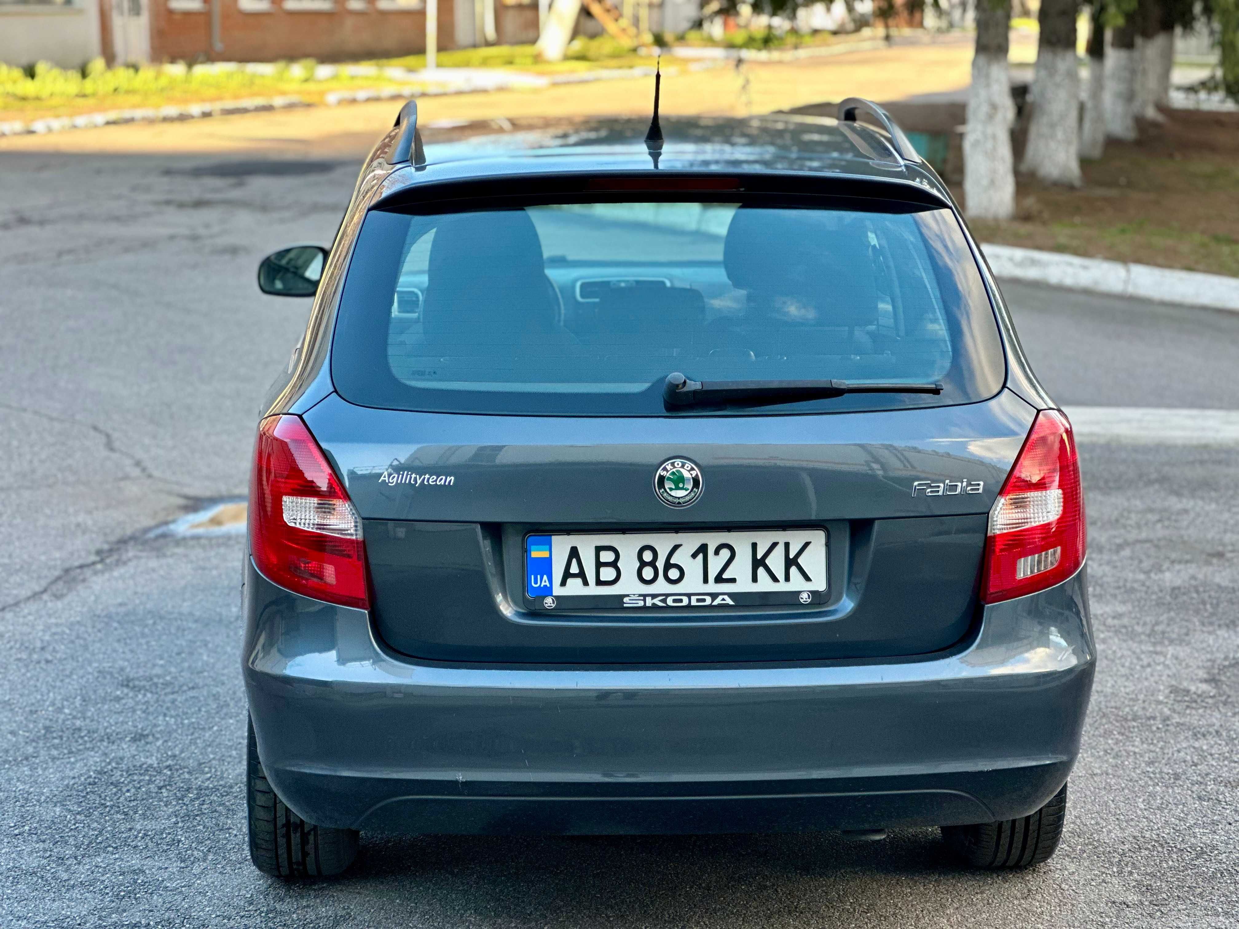 Шкода Фабія Skoda Fabia 1.4MPI Обслужена Свіжопригнана Ідеальний стан!