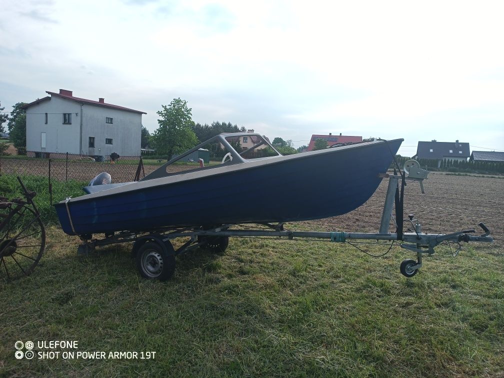 Łódka 4os 5m z przyczepą i silnikiem 15 km 4 takt , bardzo oszczędny.P