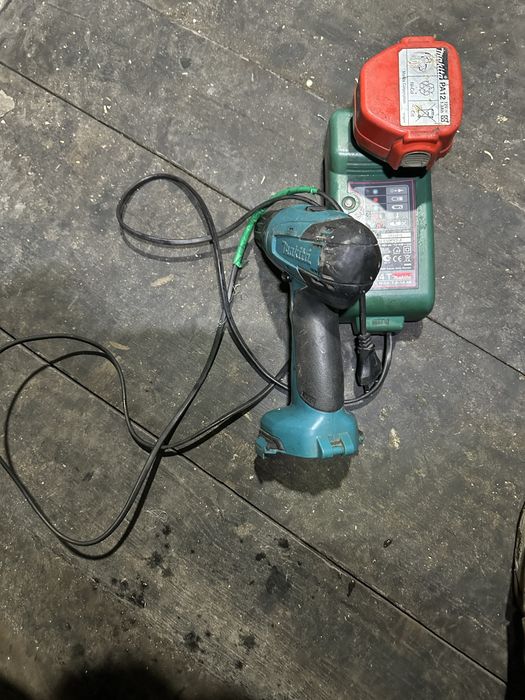 Makita шуруповерт рабочий