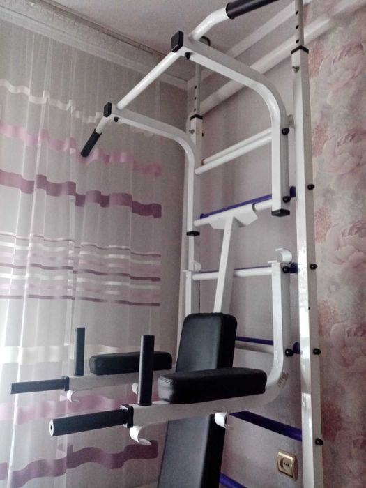 Шведська стінка з переставним турником