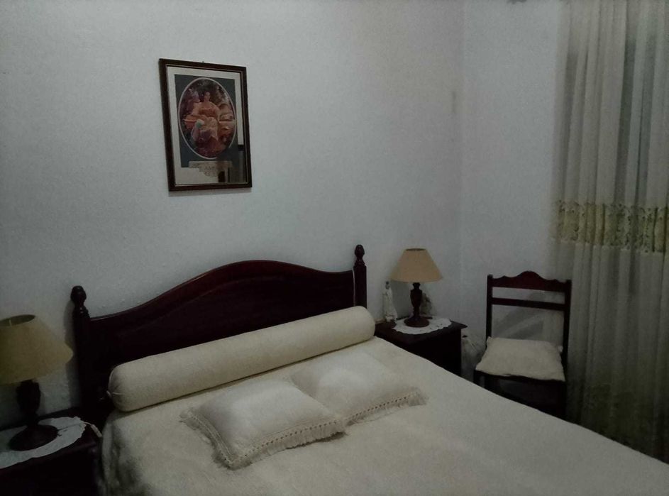 Apartamento T1 de R/C com quintal